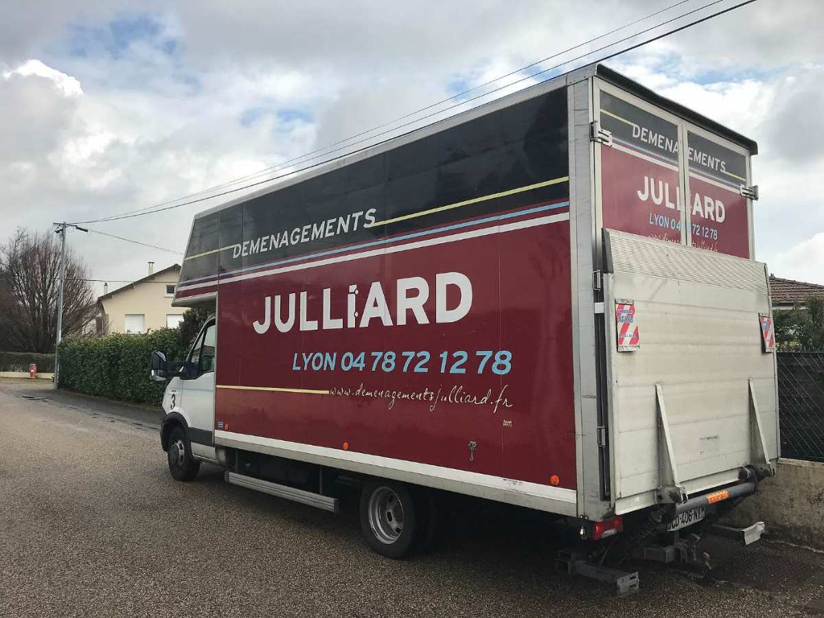 Camion de déménagement à Saint-Maurice-de-Beynost